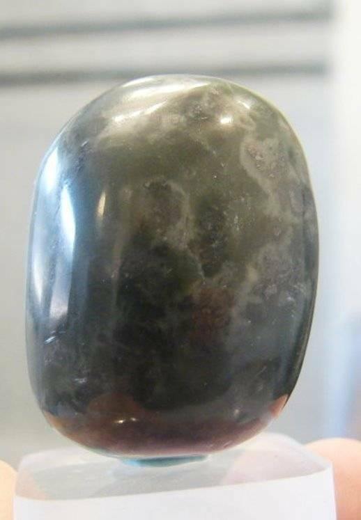 Inca Jade Over Soul Crystal Tumbled Amulet Om Aum - Psychic Pathways