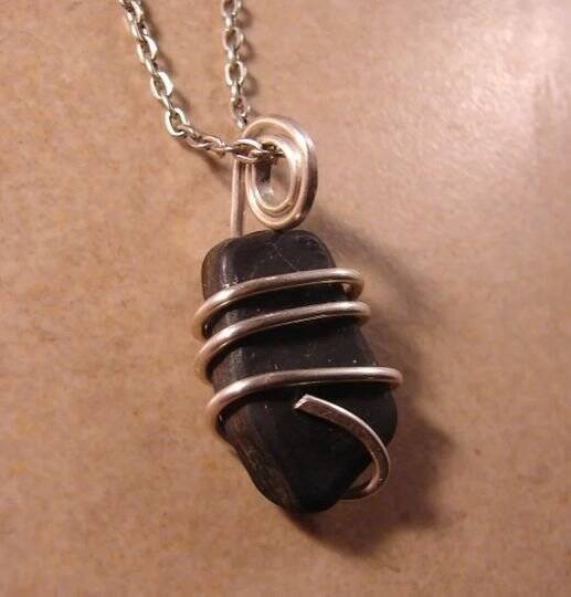 PENDANT OLDEST STONE IN THE WORLD 2 BILLION YEAR OLD GENESIS STONE SILVER 411