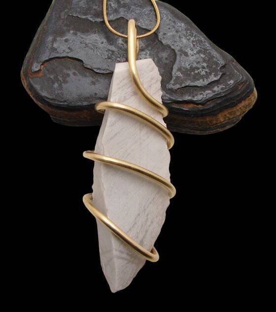 NOVACULITE PENDANT IN MERLIN'S GOLD - BE FREE AGAIN #452